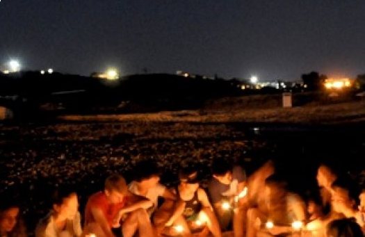 Φιλοσοφώντας στο φώς της Πανσέληνου.